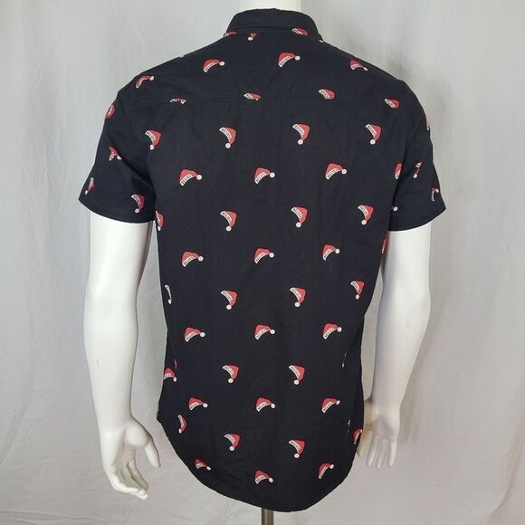 Free Planet Black Button Down Santa Hat Believe Short Sleeve Collar Shirt Size L - Picture 3 of 7